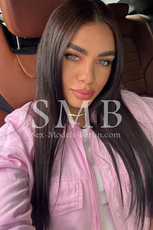 Black Hairs Sex Girl in Berlin