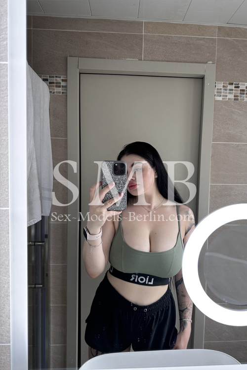 Deep Throat Sex Girl In Berlin