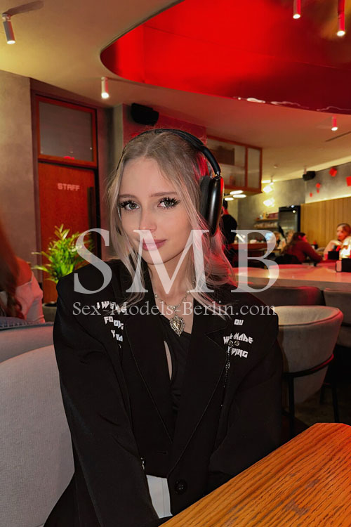 Blowjob Escort Girl In Berlin